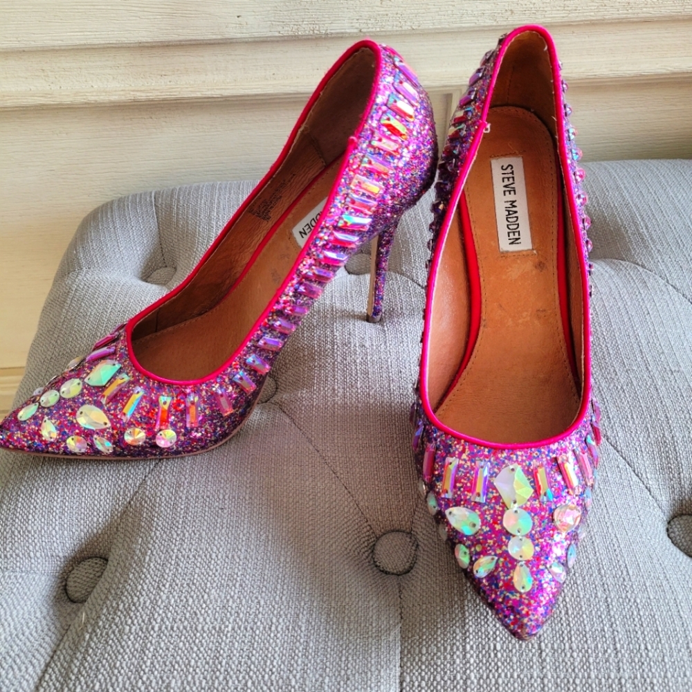 NWOT*Steve Madden Pumps, Size 9